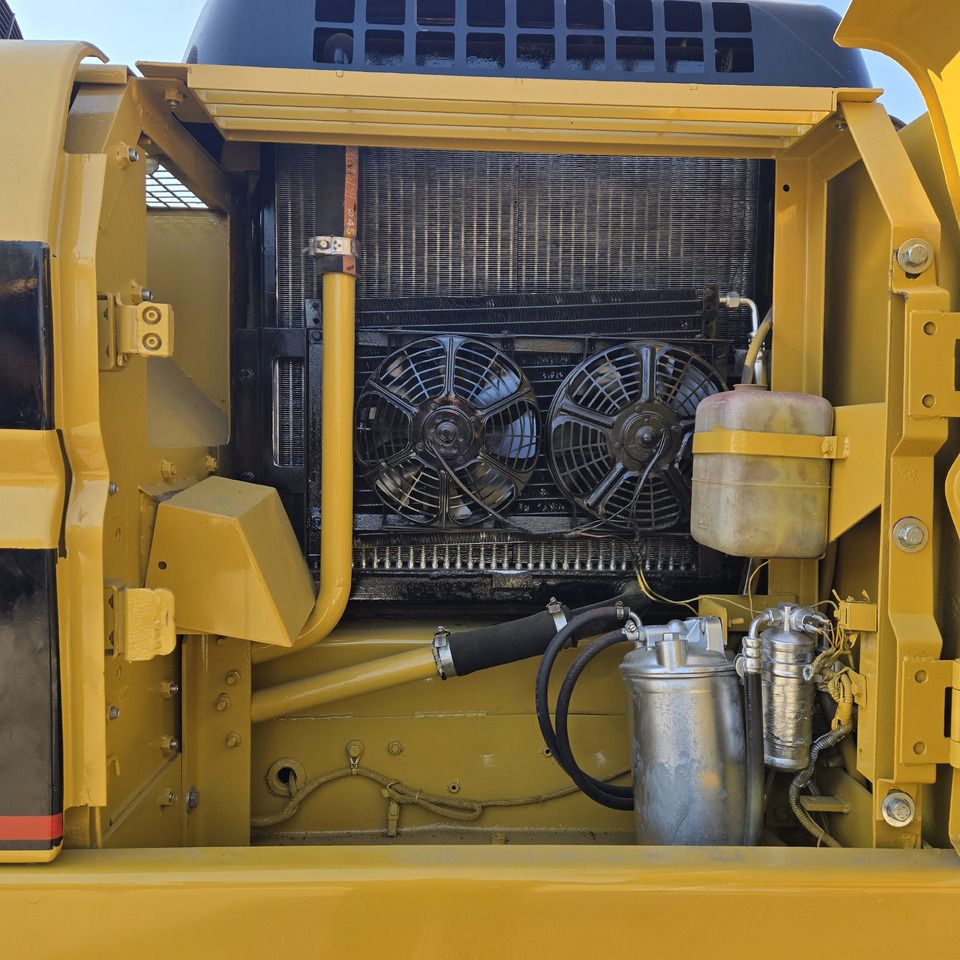 2020 Caterpillar 320BL Crawler Excavator