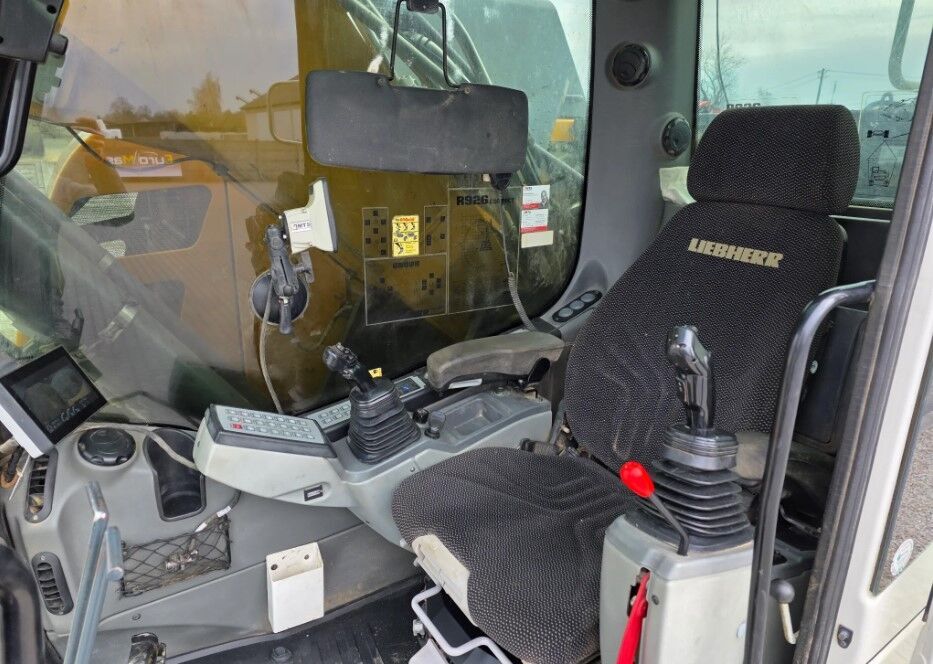 2020 Liebherr R926COMPACT Crawler Excavator
