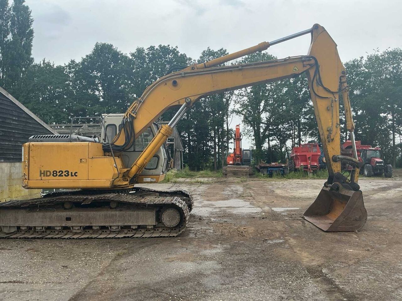 2000 Kato HD823LC Crawler Excavator