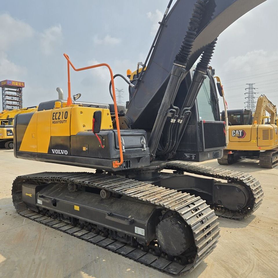 2022 Volvo EC210D Crawler Excavator