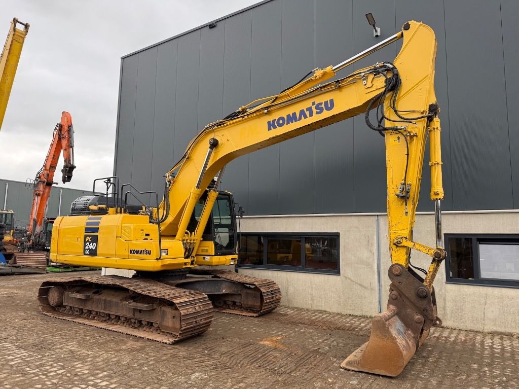 2020 Komatsu PC240LC-11 Crawler Excavator