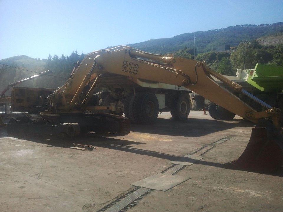 1995 Liebherr R912LI Crawler Excavator