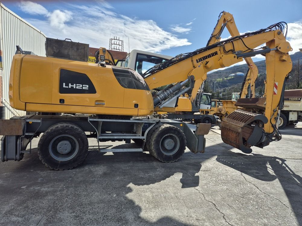 2019 Liebherr LH22 M Material Handler
