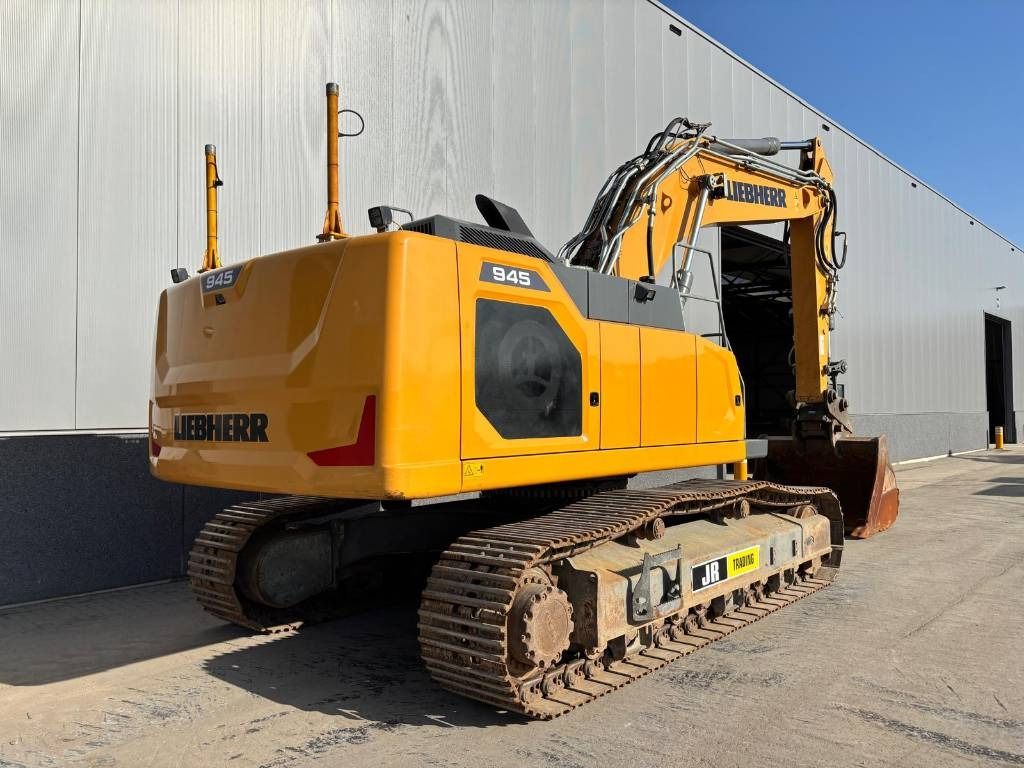 2021 Liebherr R945 Crawler Excavator
