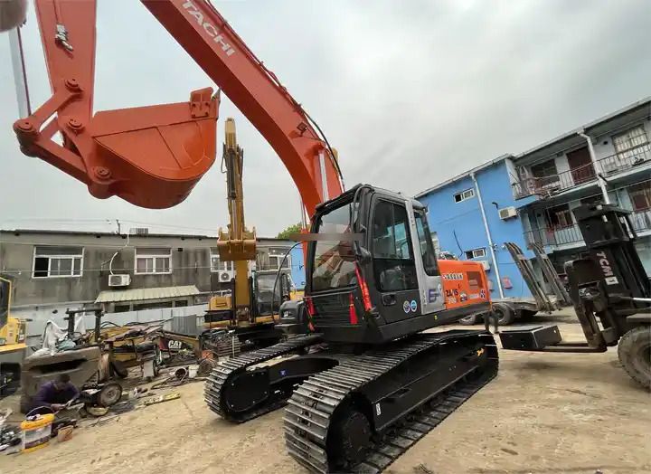2016 Hitachi ZX200-5G Crawler Excavator