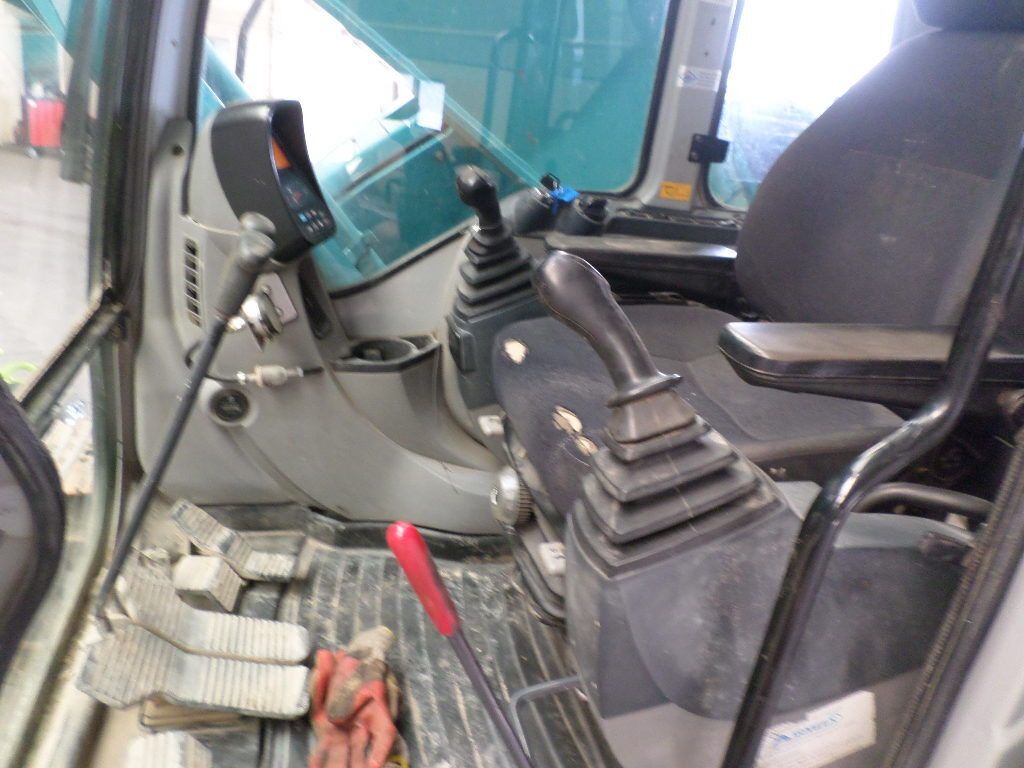 2008 New Holland E235BSR-2 Crawler Excavator