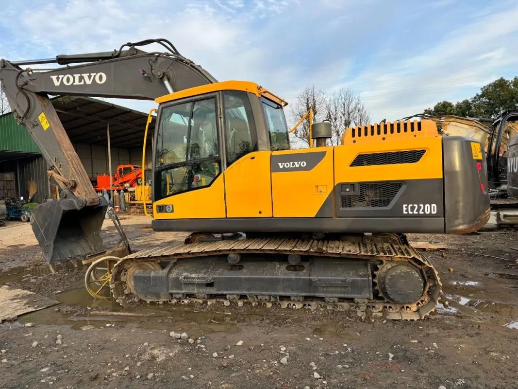 Volvo EC220E Crawler Excavator