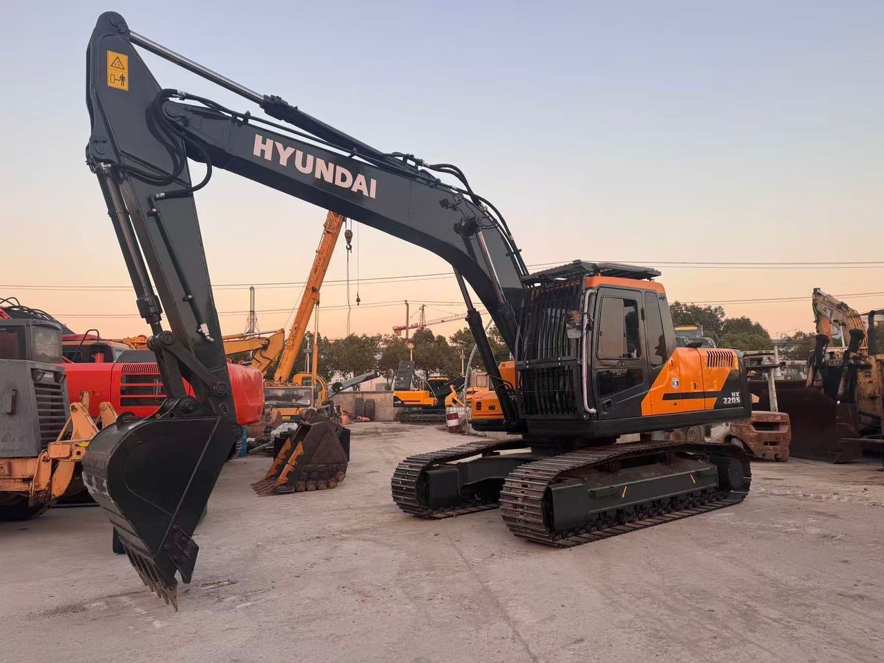 2022 Hyundai R220LC-9S Crawler Excavator