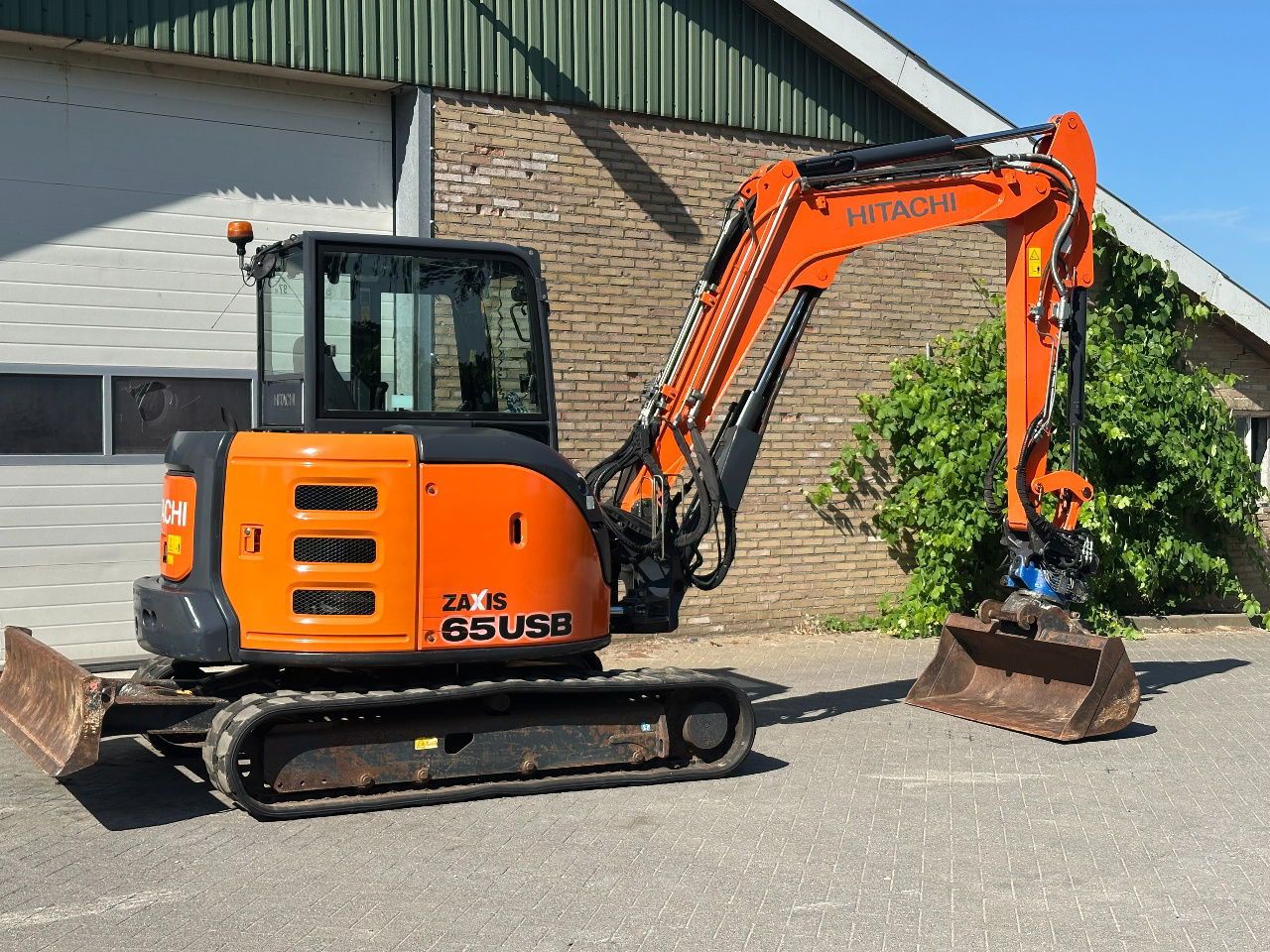 2015 Hitachi ZX65USB-5A Mini Excavator