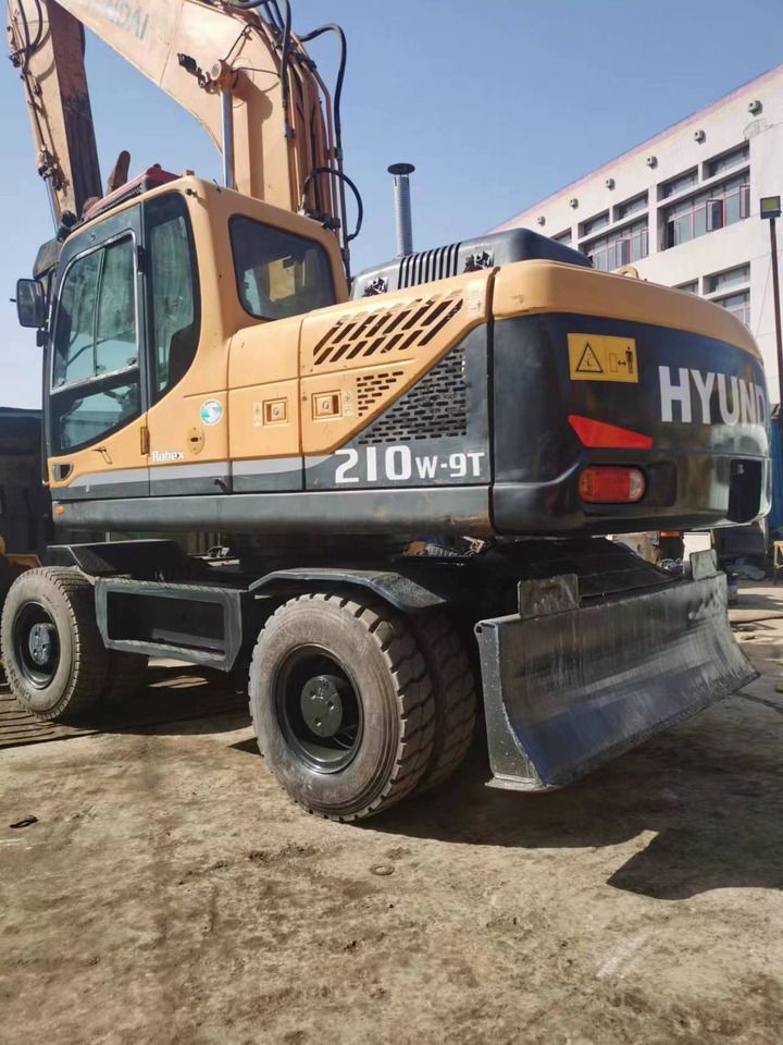 2021 Hyundai R210W-9 Wheel Excavator