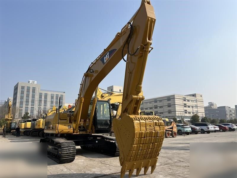 2022 Caterpillar 325CL Crawler Excavator