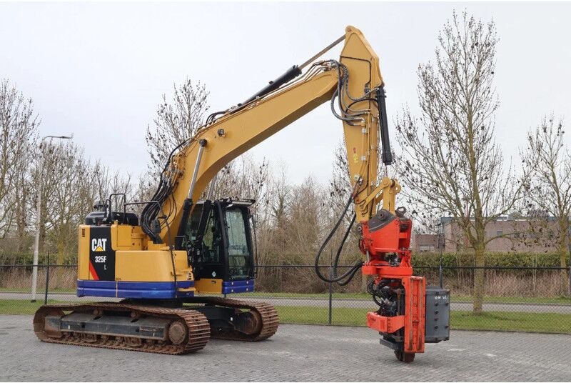 2018 Movax 325 F LCR Crawler Excavator