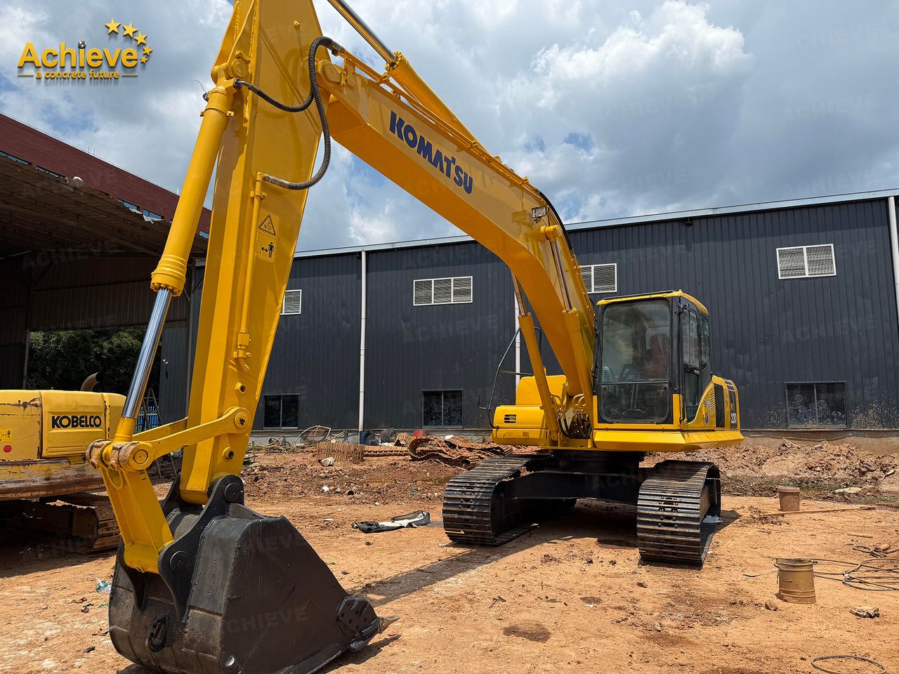 Komatsu PC220-8 Crawler Excavator