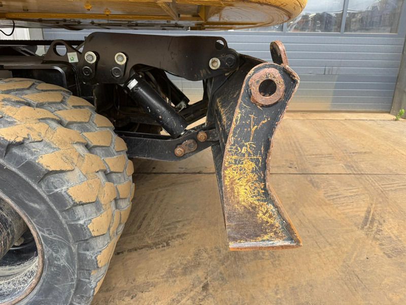 2017 Caterpillar M320F Wheel Excavator