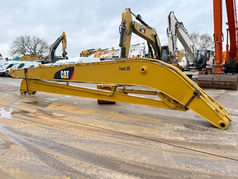 CAT Long Reach Attachments 18M - Fits To 20-25T (2025)