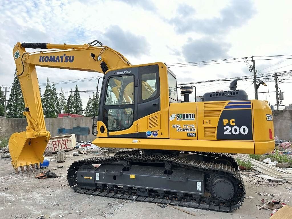 2022 Komatsu PC200-8 Crawler Excavator