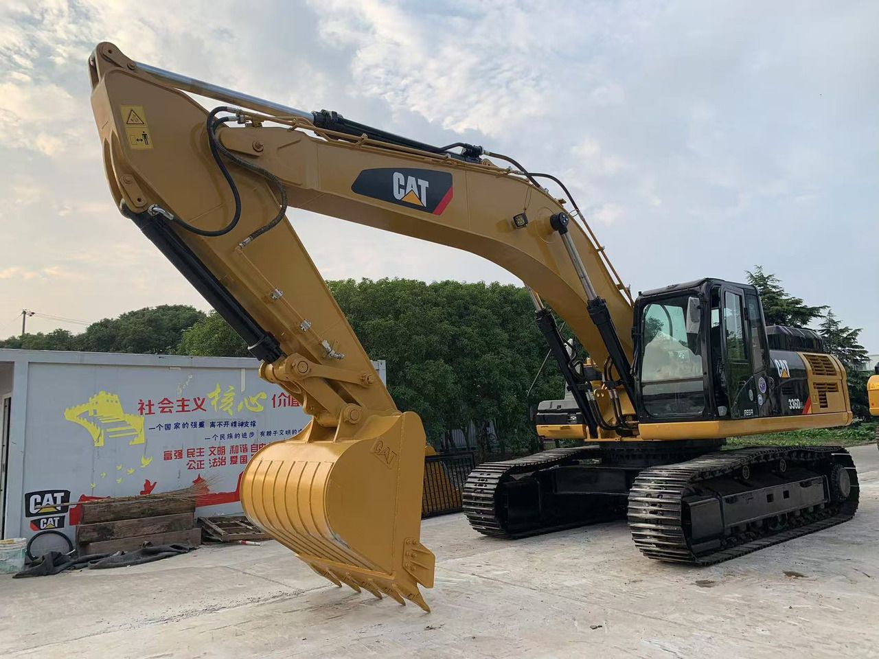 2022 Caterpillar 330D Crawler Excavator