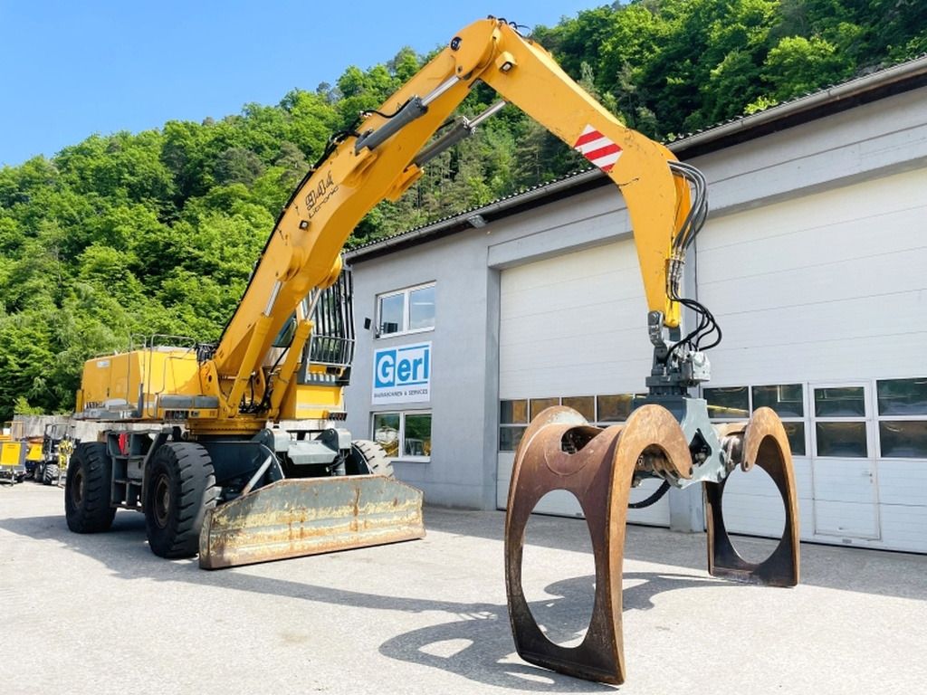 2004 Liebherr A944BHD Material Handler