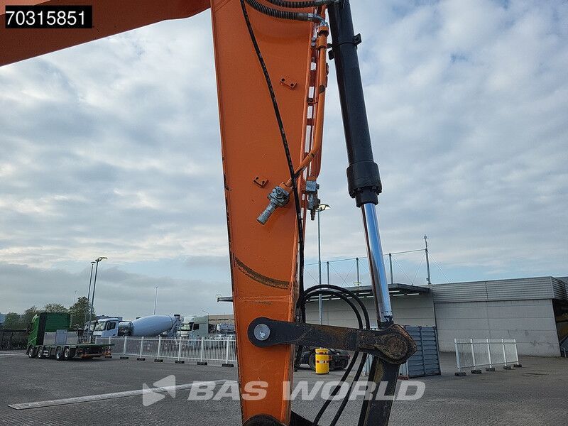 2020 Doosan DX225LC-5 Crawler Excavator