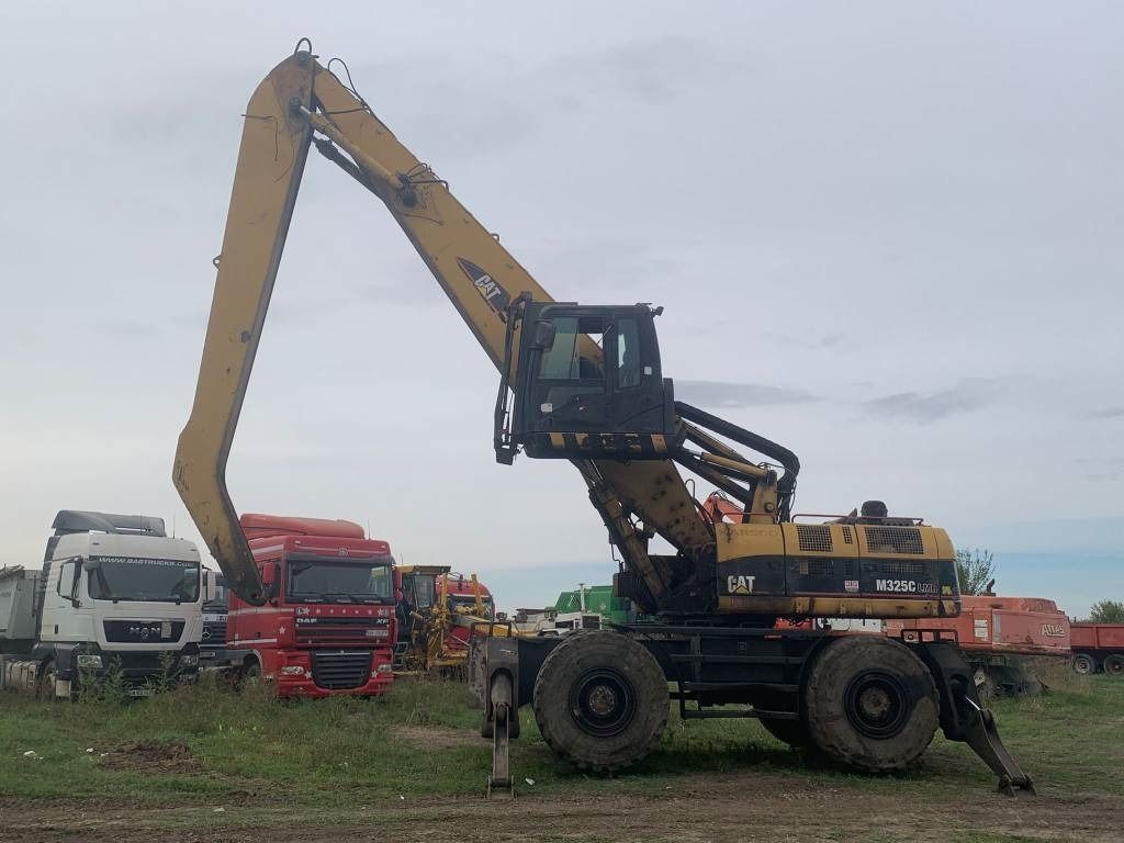 2005 Caterpillar 325CL Material Handler
