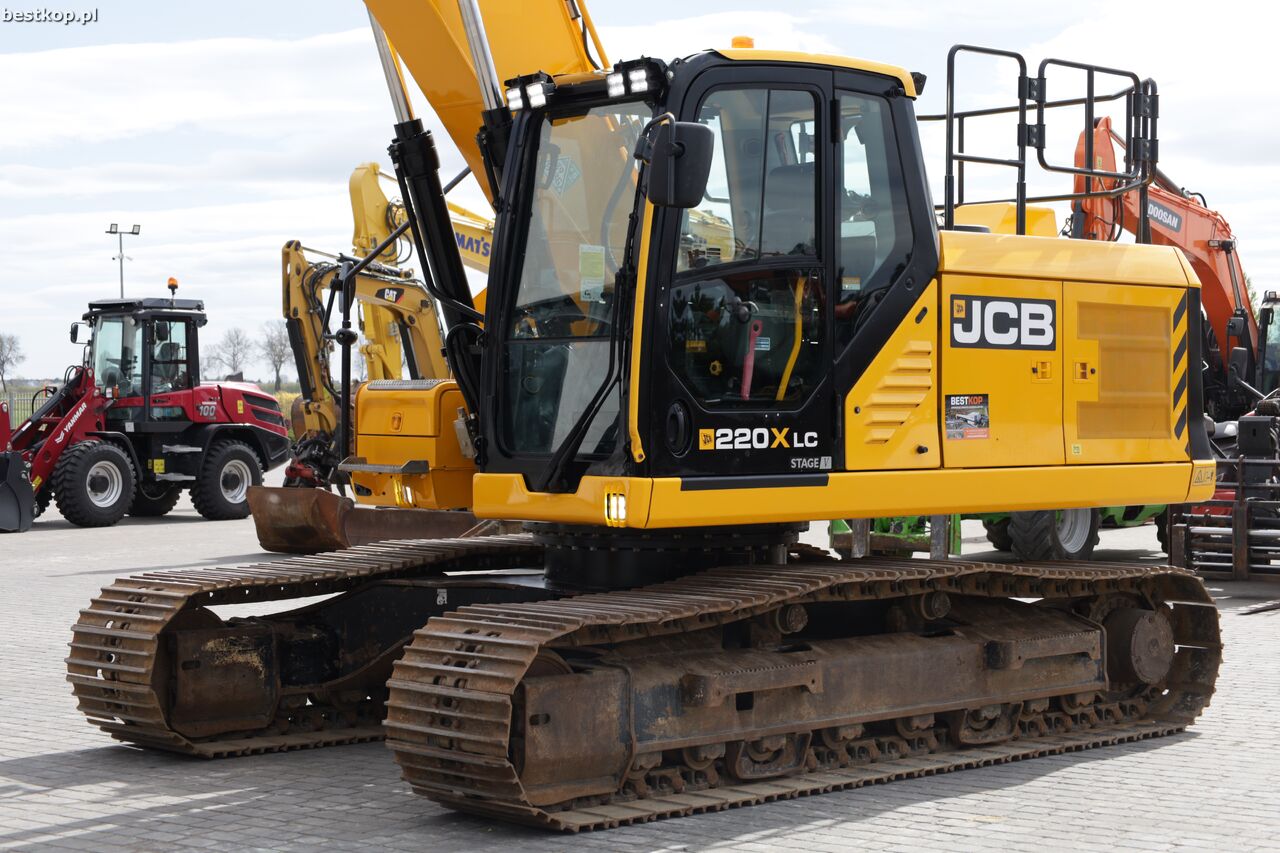 2022 JCB 220X Crawler Excavator