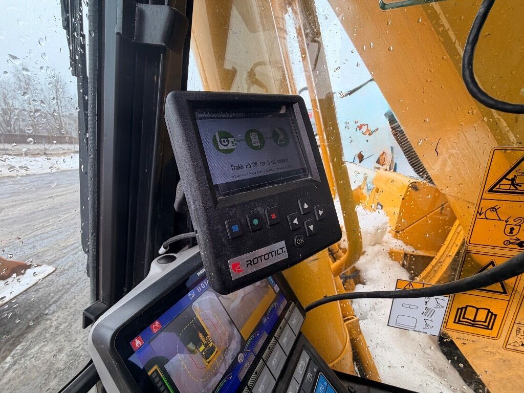 2023 Komatsu PC290LC-11 Crawler Excavator