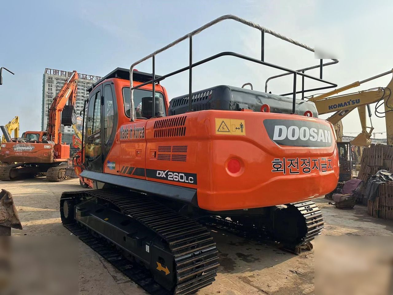 2020 Doosan DX260LC Crawler Excavator