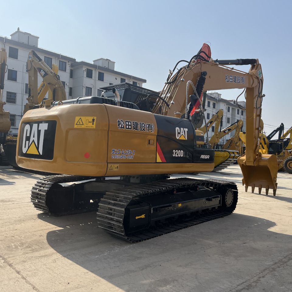 2023 Caterpillar 320D2 Escavatore Cingolato