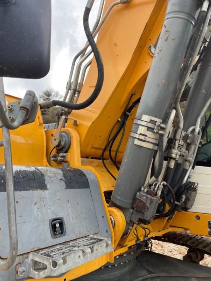 2014 Liebherr R946LC Crawler Excavator