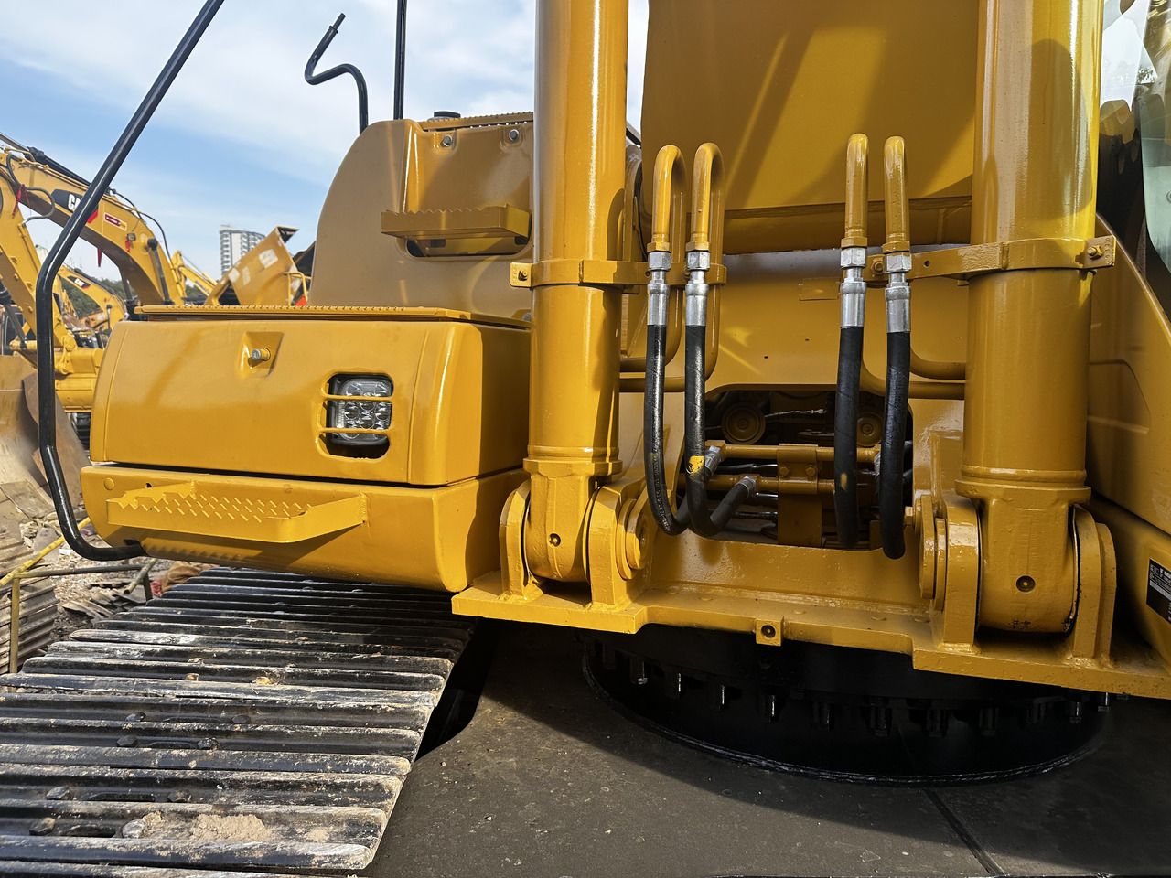 2021 Caterpillar 325CL Crawler Excavator