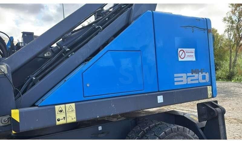 2017 Fuchs MHL320F Material Handler