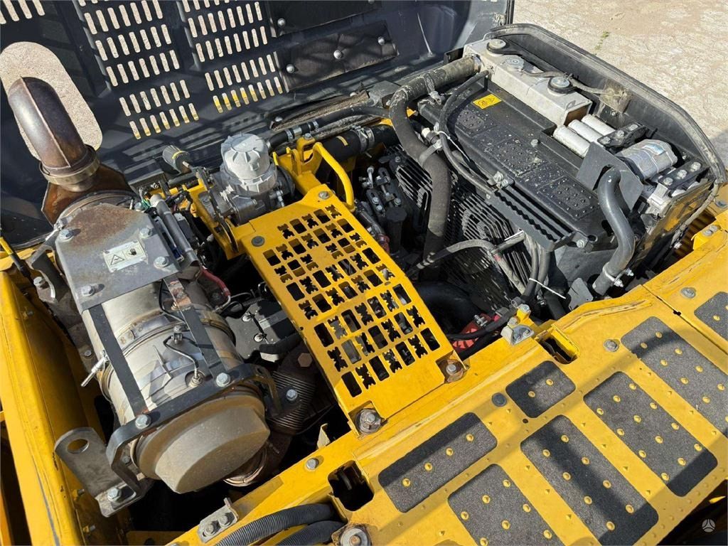 2012 Komatsu PC240LC-10 Crawler Excavator