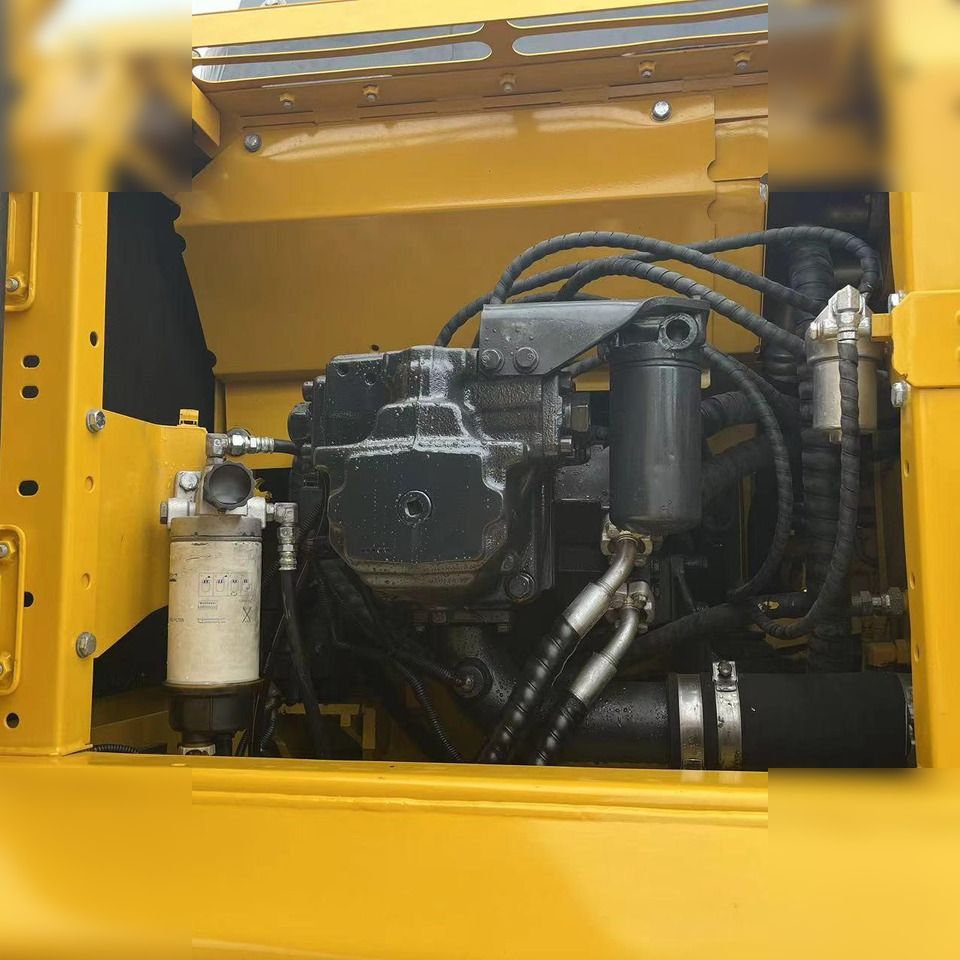 2022 Komatsu PC240LC-8 Crawler Excavator