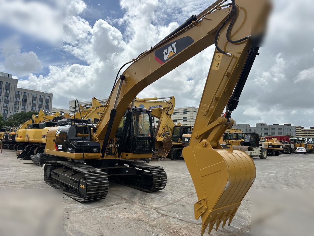 2022 Caterpillar 320D Crawler Excavator
