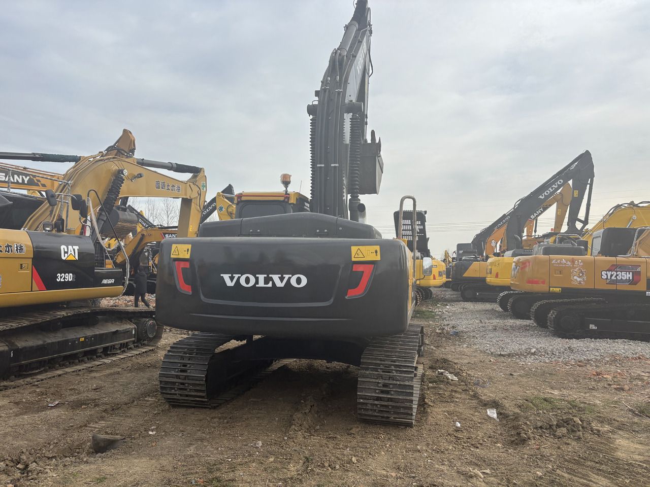 Excavadora de Orugas Volvo EC240 2022