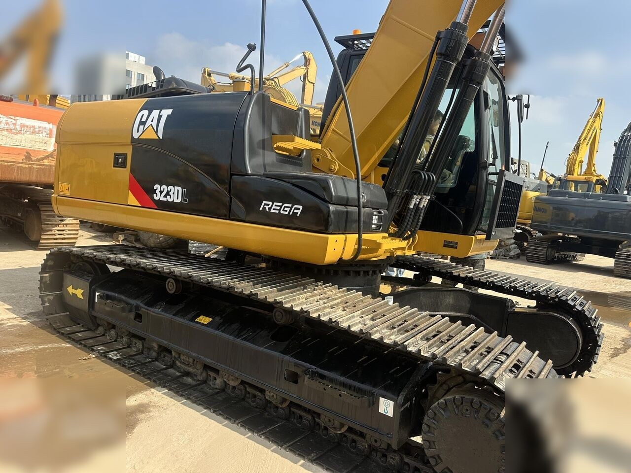 2023 Caterpillar 323DL Crawler Excavator