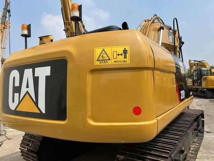 2016 Caterpillar 320D2 Kettenbagger
