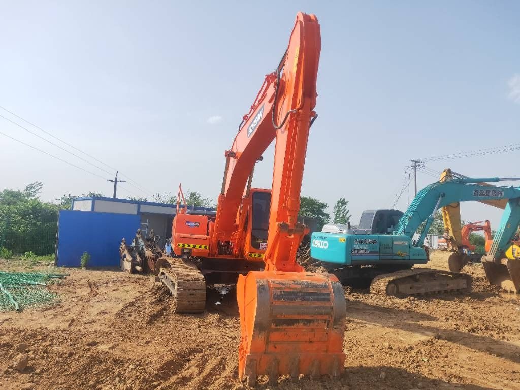 2023 Doosan DH220LC-7 Crawler Excavator