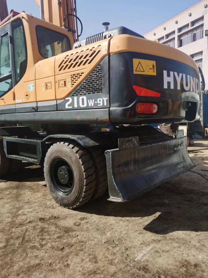 2016 Hyundai R210W-9 Wheel Excavator