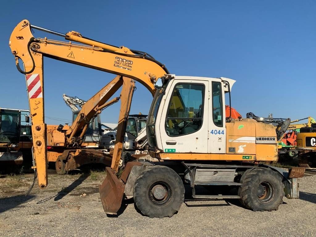 2002 Liebherr A312 Wheel Excavator