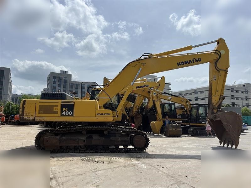 2016 Komatsu PC400-8 Crawler Excavator