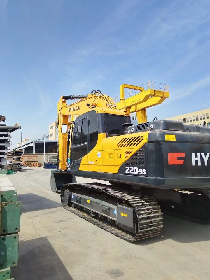 2023 Hyundai R220LC-9S Crawler Excavator
