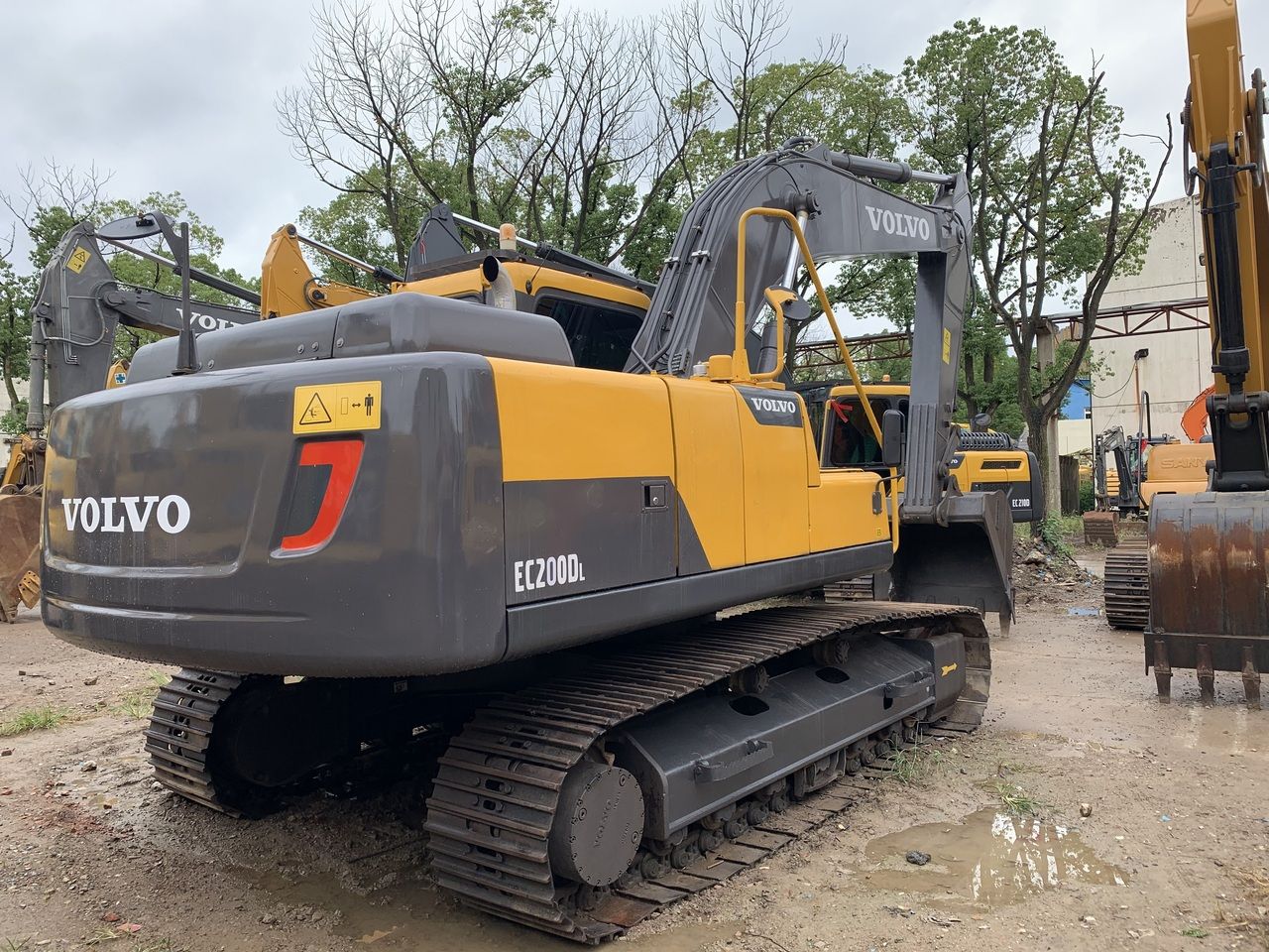 2013 Volvo EC200DL Crawler Excavator