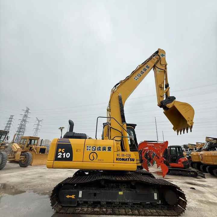2020 Komatsu PC210-8 Crawler Excavator