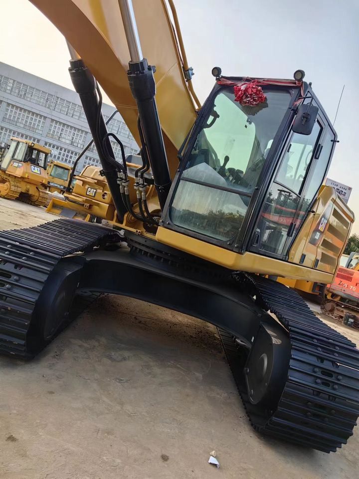 Caterpillar 320D2 Crawler Excavator