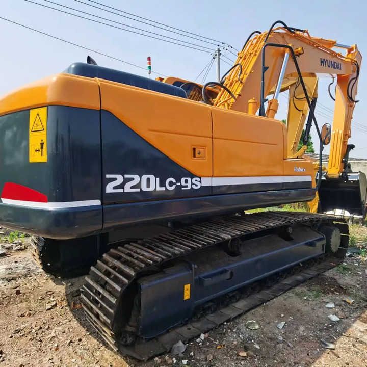 2016 Hyundai R220LC-9S Crawler Excavator