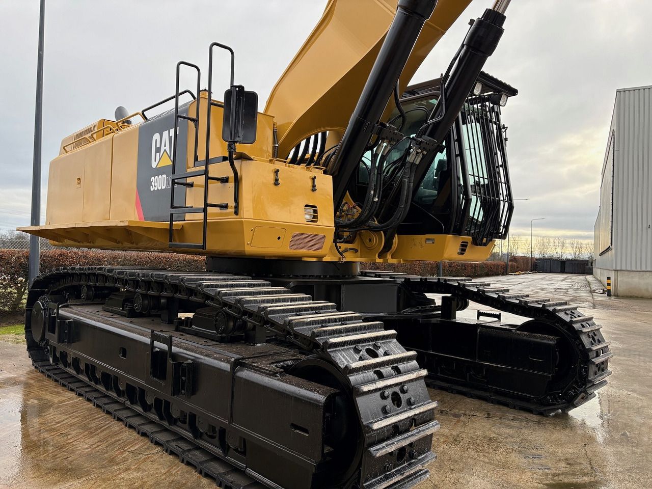 2013 Caterpillar 390DL ME Crawler Excavator