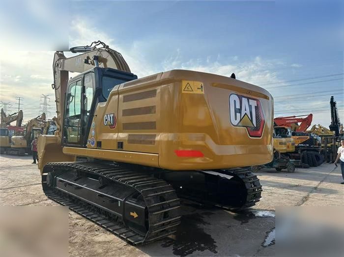2023 Caterpillar 330 Raupenbagger