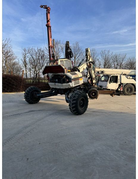 Kaiser X4M TURBOSTAR Walking Excavator