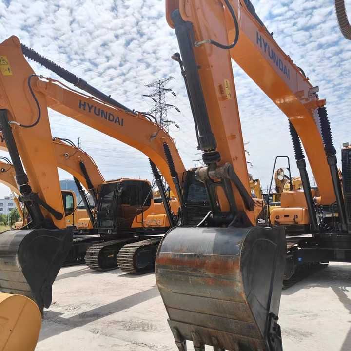 2019 Hyundai 220-9 Crawler Excavator